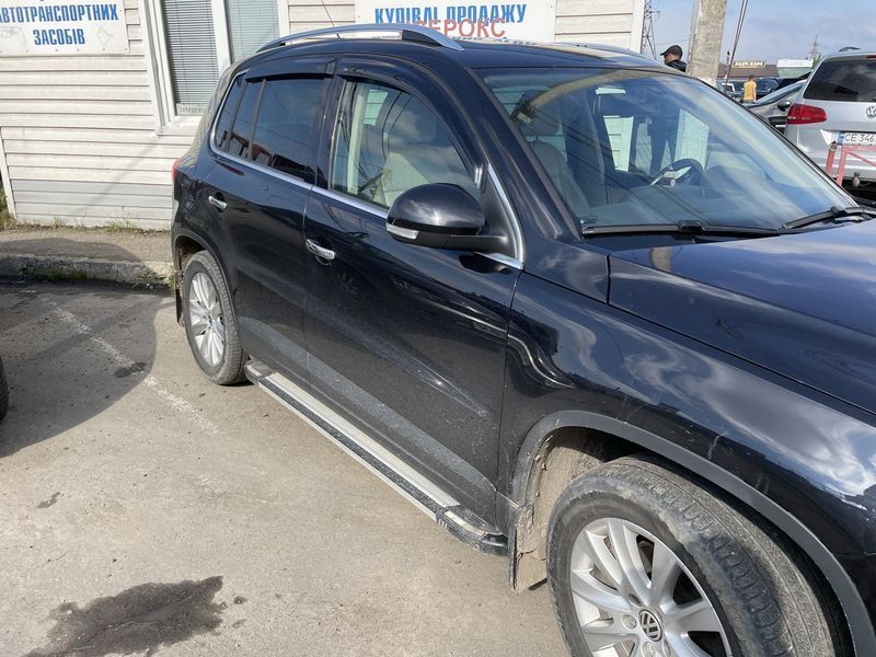 Дефлектори вікон (вітровики) Volkswagen Tiguan 2007-2016 (на скотче) (HIC) 00-00003999 фото