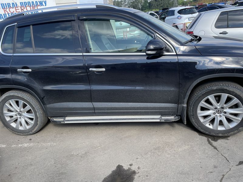 Дефлектори вікон (вітровики) Volkswagen Tiguan 2007-2016 (на скотче) (HIC) 00-00003999 фото