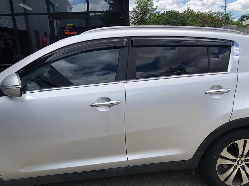 Дефлектори вікон (вітровики) Kia Sportage III 2010-2015 (HIC) 00-00003537 фото