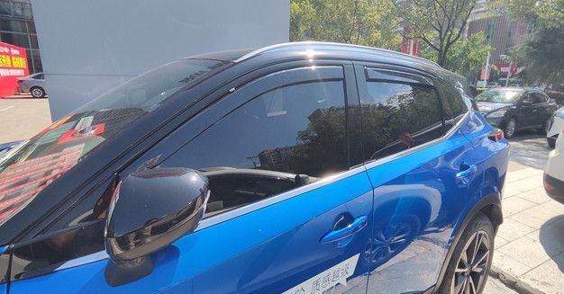 Дефлектори вікон (вітровики) Nissan Qashqai III 2021+ вставні (HAWK) 31355 фото