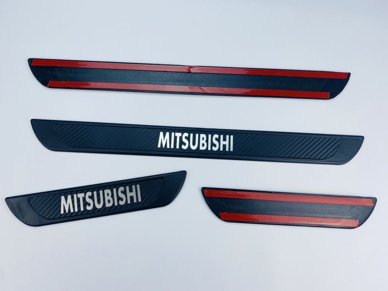 Накладки на пороги MITSUBISHI 4шт (Y-3 чорний хром-карбон) (TAN24) 00-00014634 фото