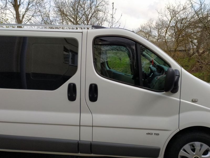 Вітровики вставні (2 шт, HIC) &mdash; Renault Trafic 2001-2015 рр. op30-in фото