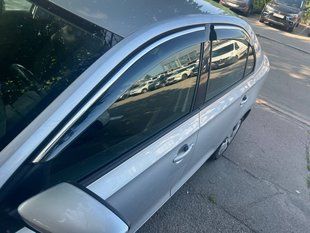 Вітровики з хромованим молдингом Niken Luxury (4 шт) &mdash; Skoda Rapid 2012-2019 рр. bskxr1323-w/s фото